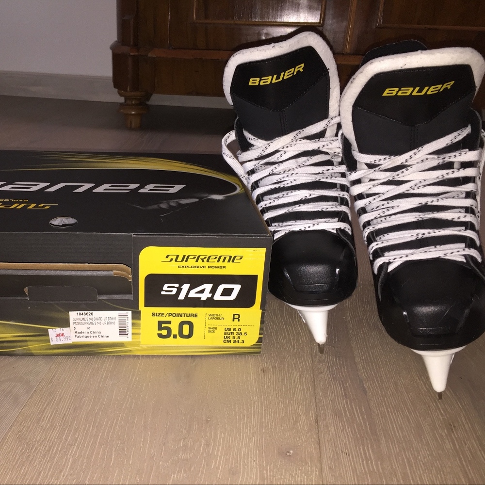 BRAND NEW Bauer Supreme Hockey Skates